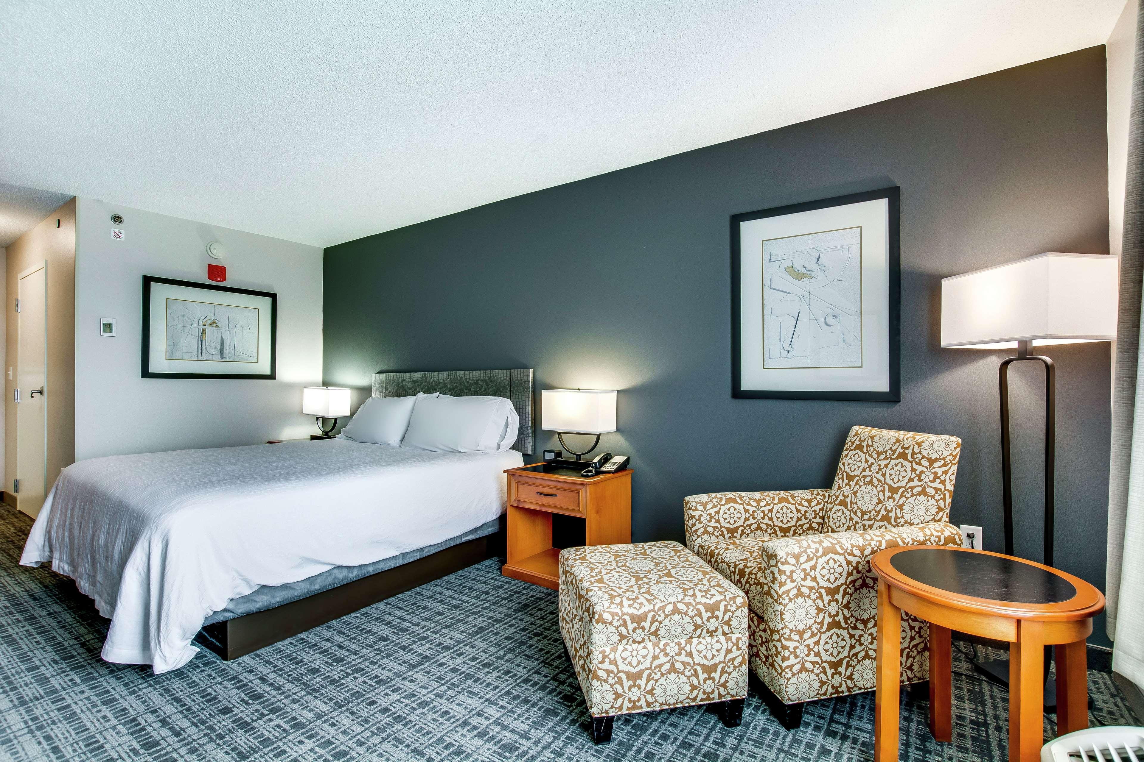 Hilton Garden Inn Louisville Airport Exterior photo