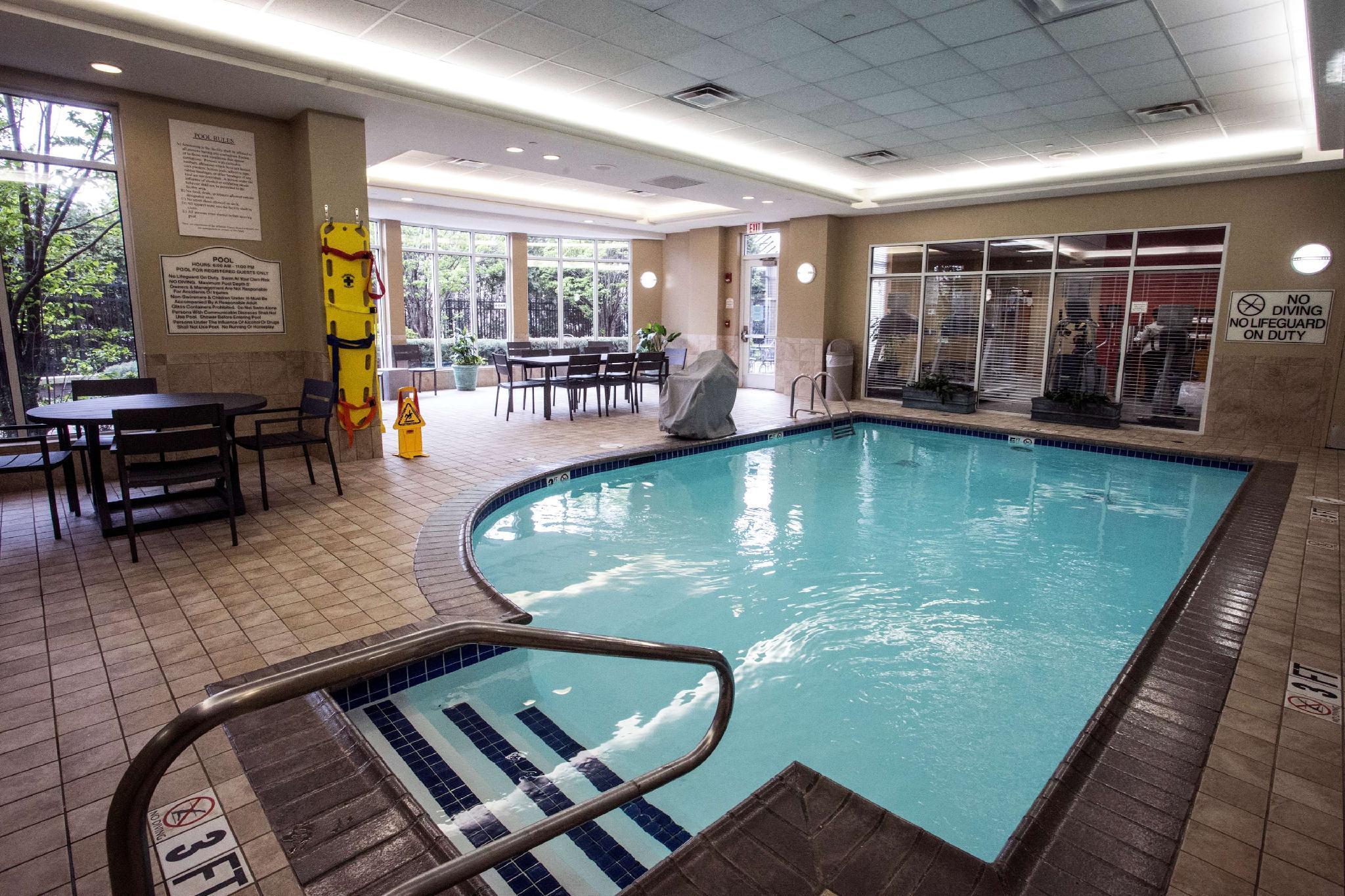 Hilton Garden Inn Louisville Airport Exterior photo