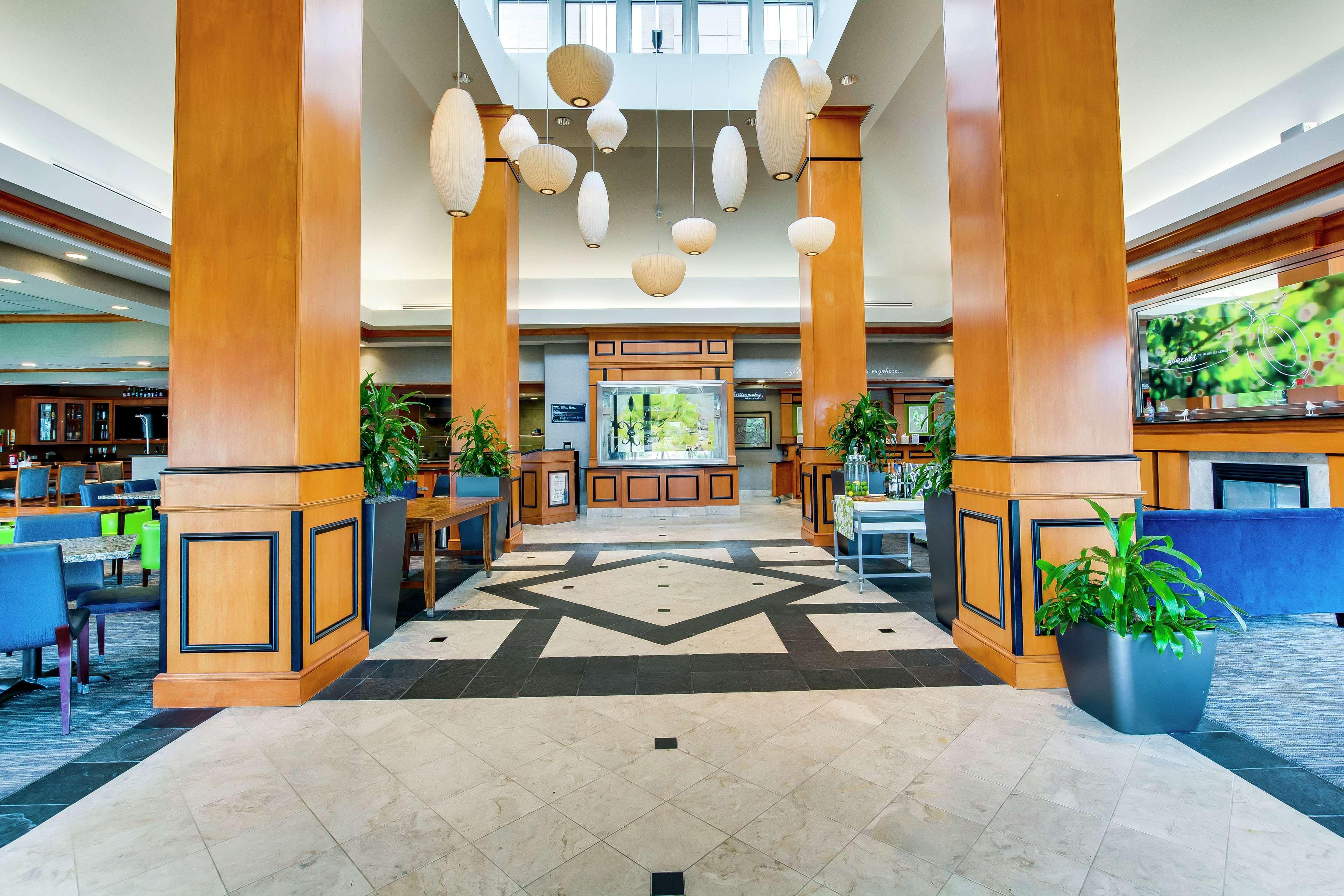 Hilton Garden Inn Louisville Airport Exterior photo