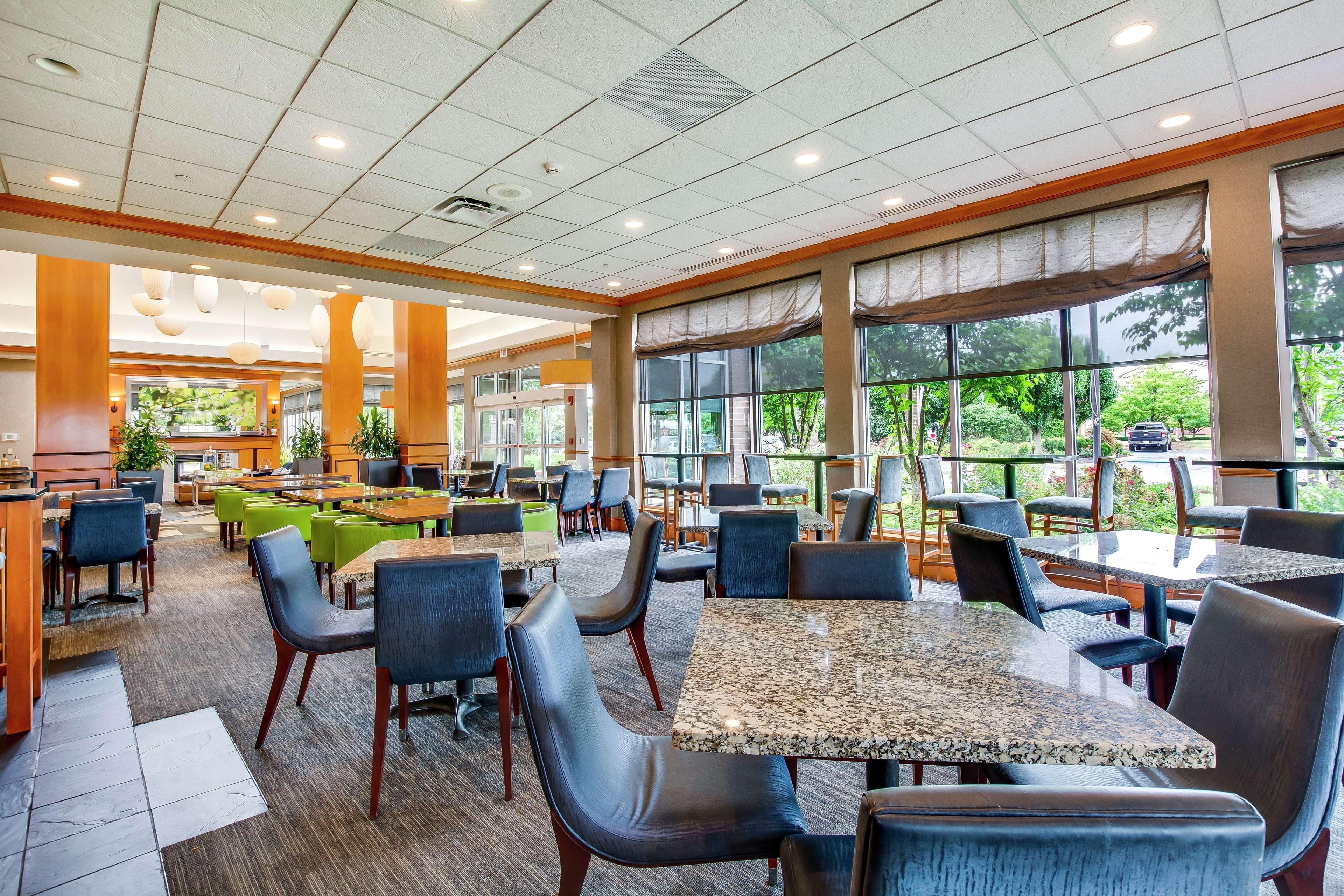 Hilton Garden Inn Louisville Airport Exterior photo