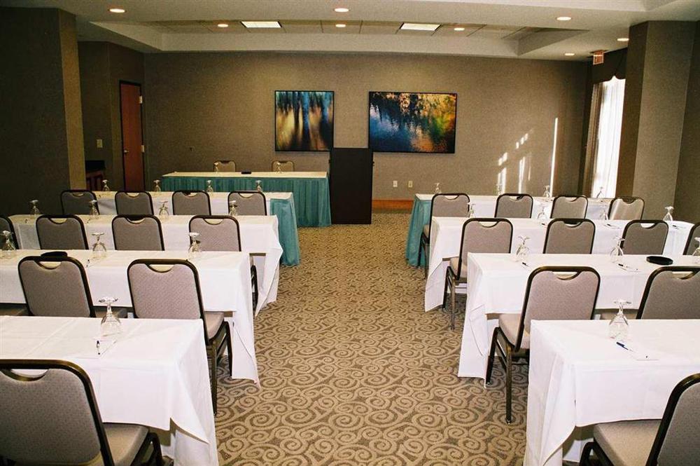 Hilton Garden Inn Louisville Airport Facilities photo