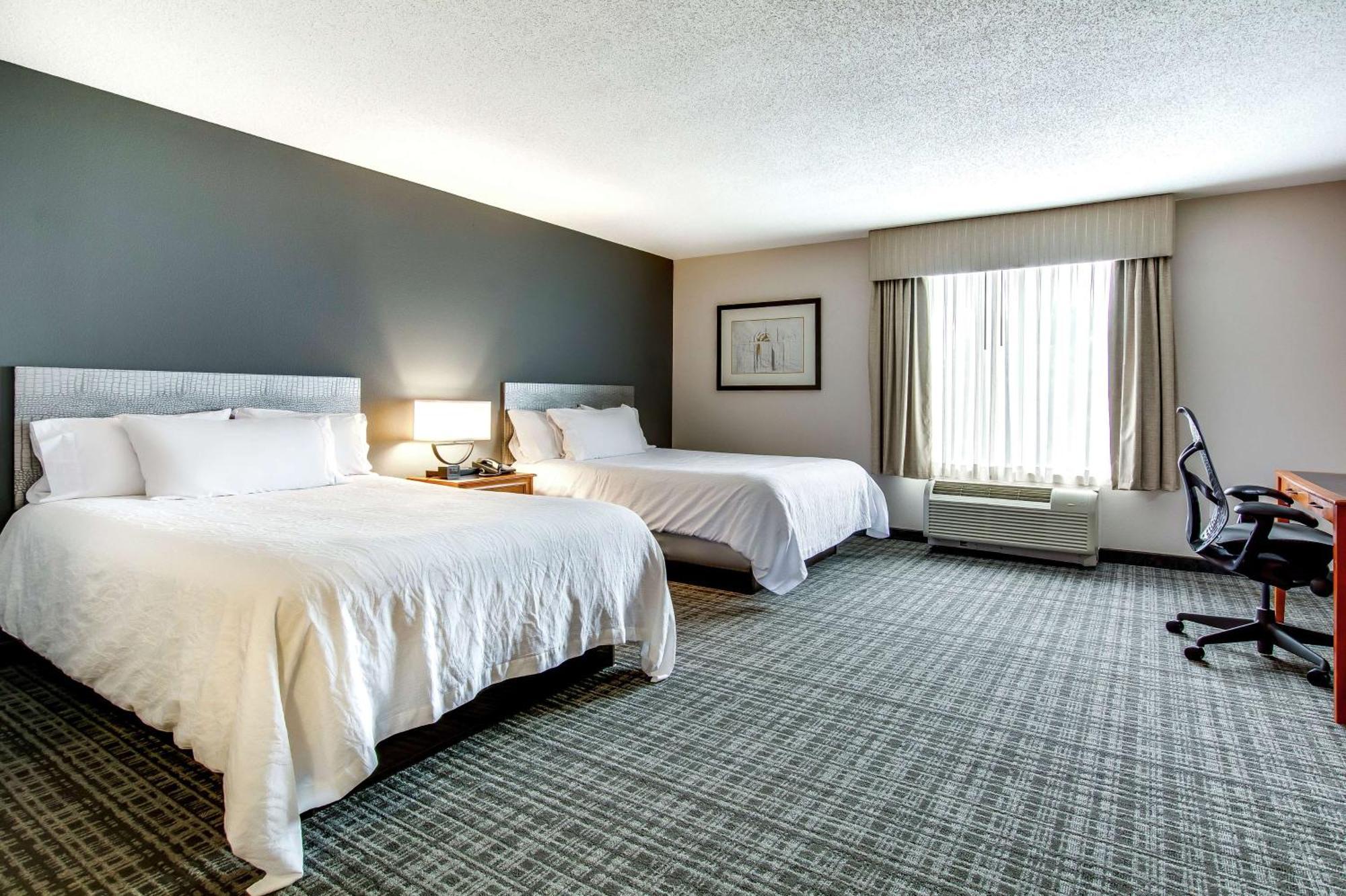 Hilton Garden Inn Louisville Airport Exterior photo