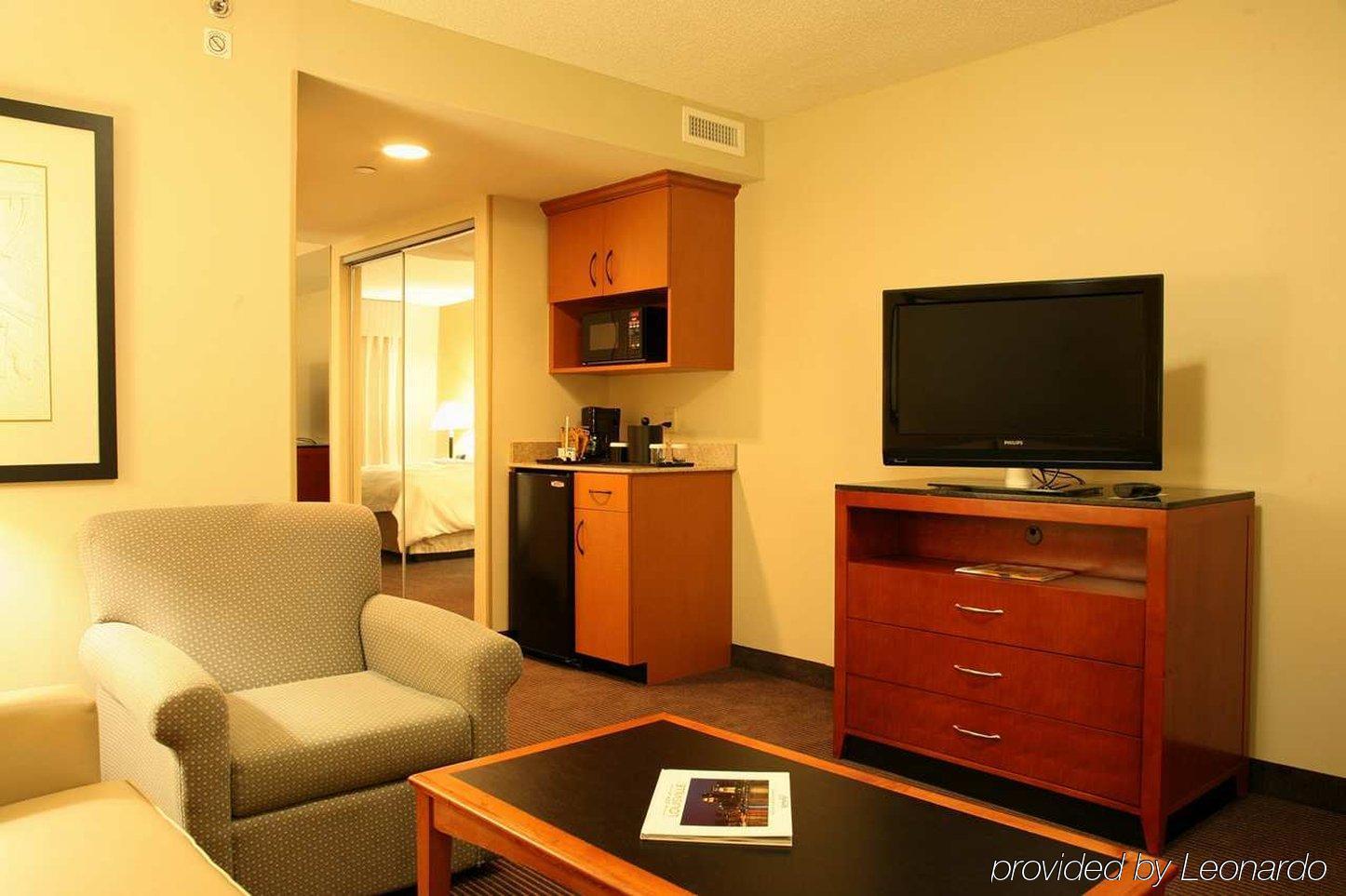 Hilton Garden Inn Louisville Airport Room photo