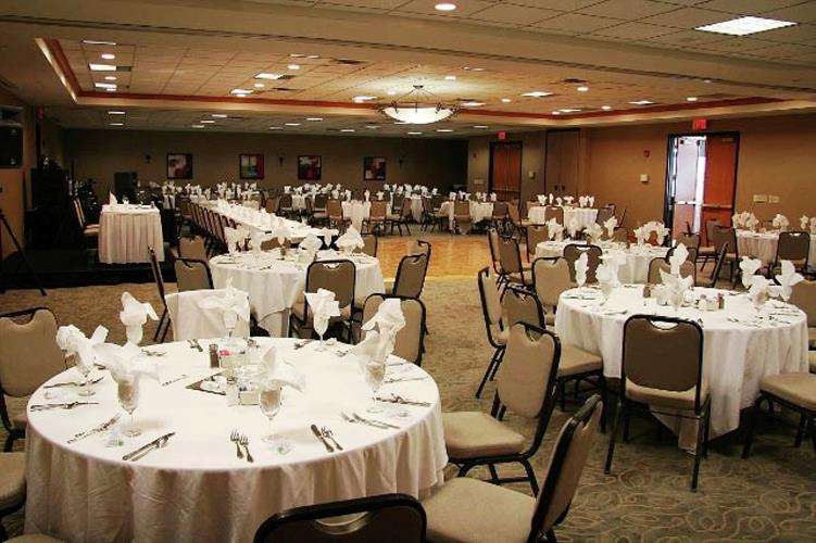 Hilton Garden Inn Louisville Airport Restaurant photo